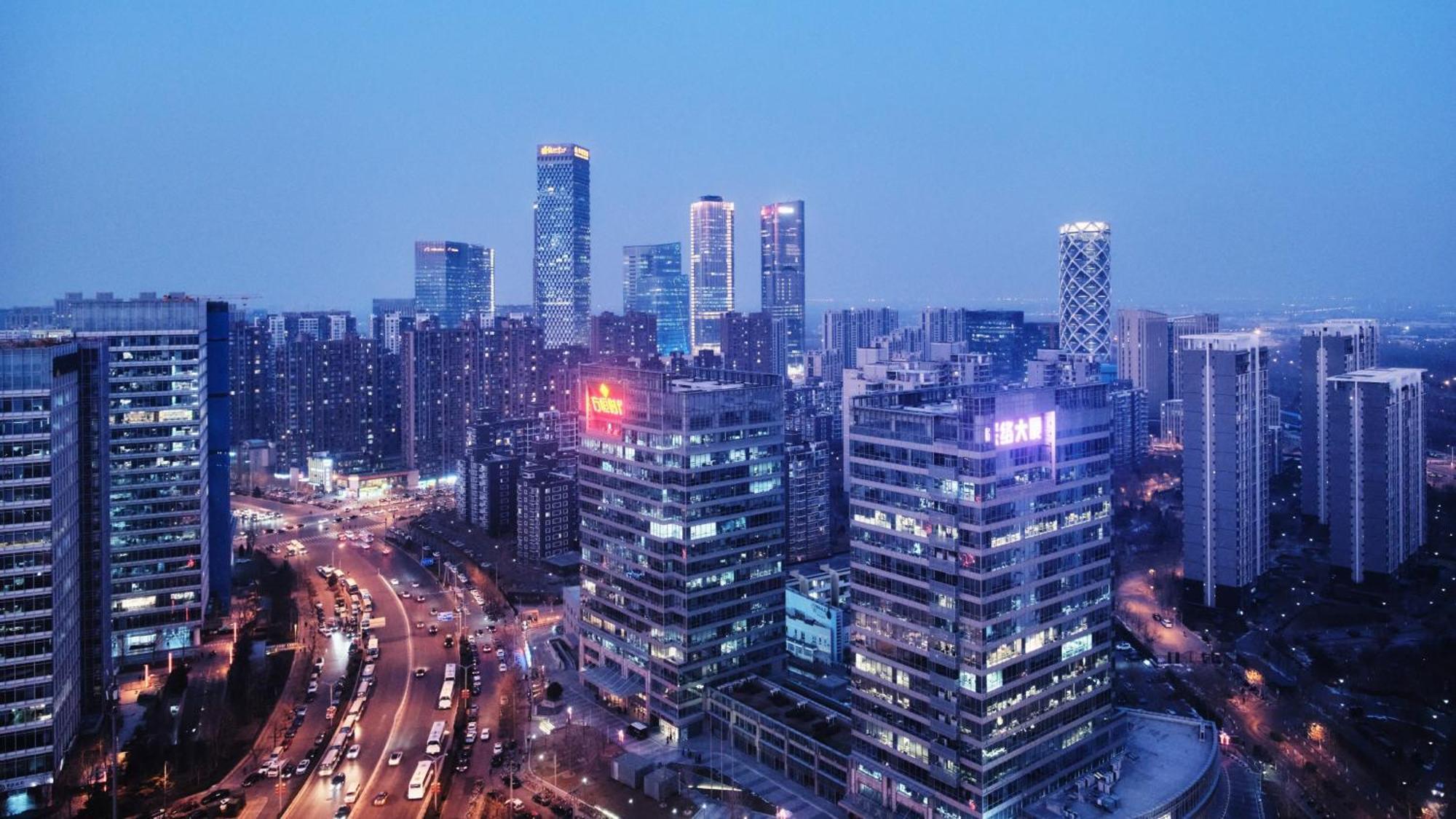 Holiday Inn Beijing Focus Square, An Ihg Hotel Exterior photo